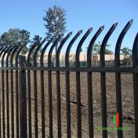 Hàng rào sắt đơn giản