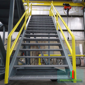 Thang sắt thoát  hiểm ngoài trời